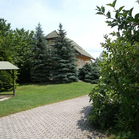 Ferienhaus Holiday In Revfulop/balaton 19614